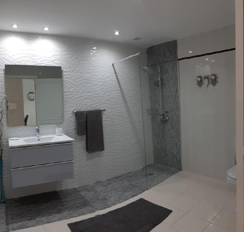Ocean House & Perfect For You 阿德耶 外观 照片