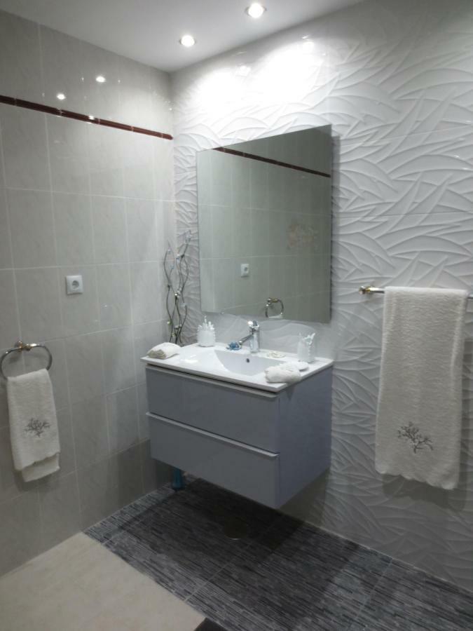 Ocean House & Perfect For You 阿德耶 外观 照片